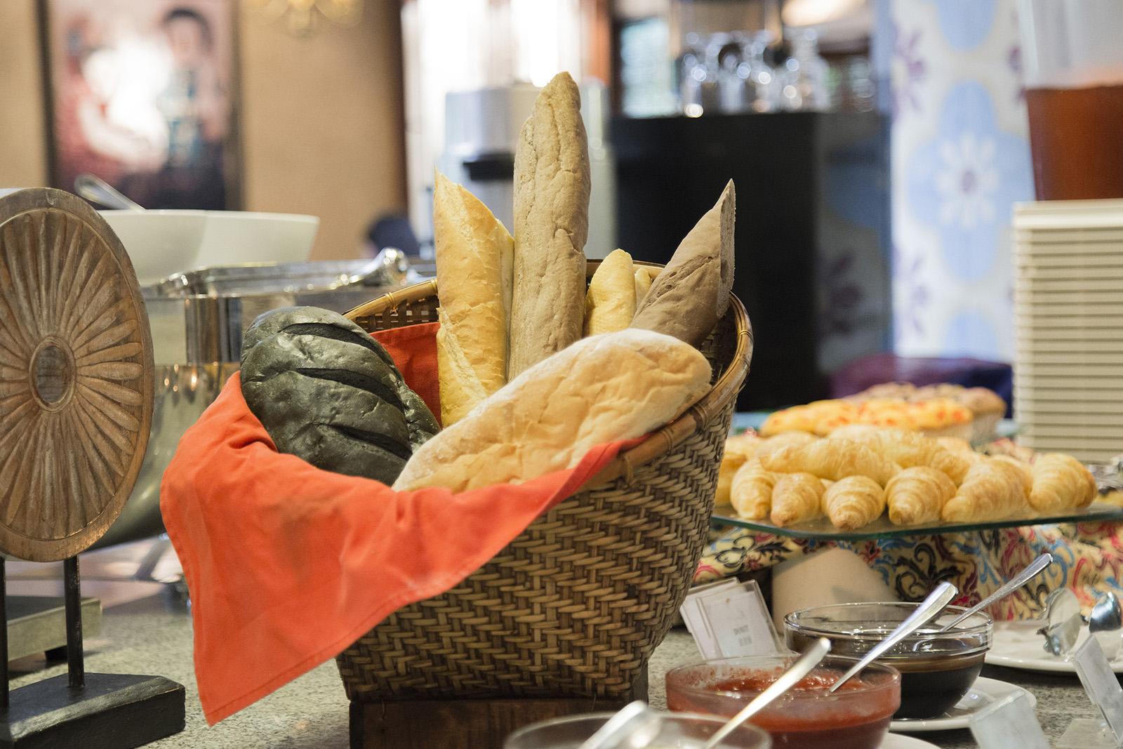 Le Grande Bali Hotell Uluwatu Exteriör bild Bread