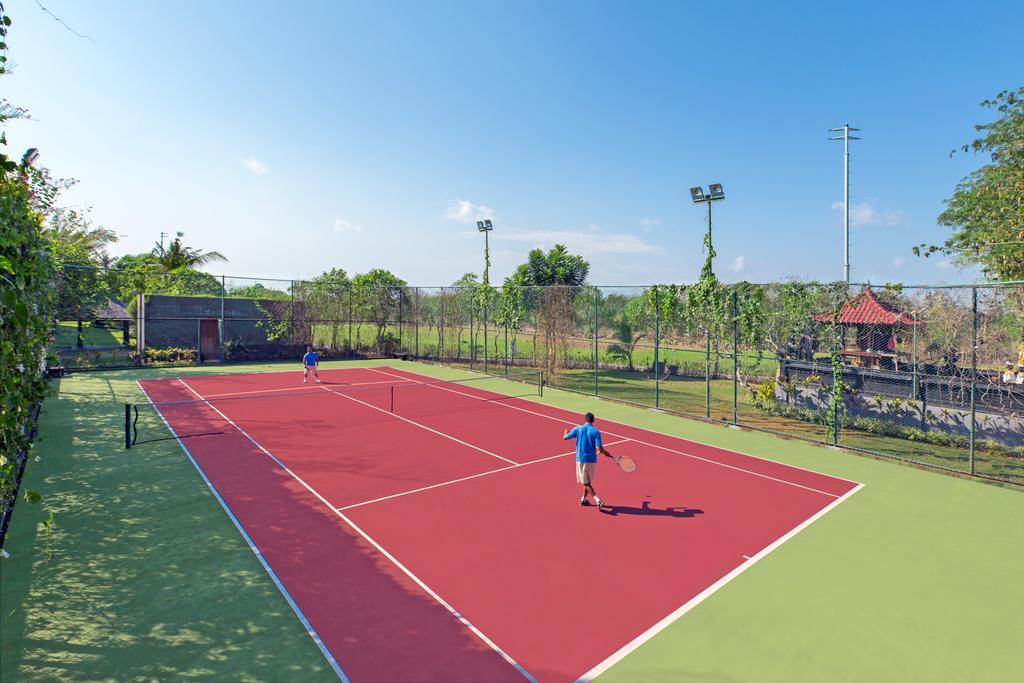Le Grande Bali Hotell Uluwatu Exteriör bild Tennis court at the resort