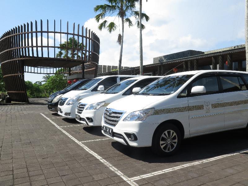 Le Grande Bali Hotell Uluwatu Exteriör bild Toyota Innova
