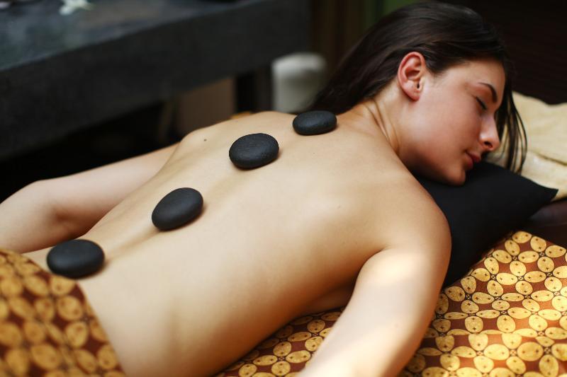 Le Grande Bali Hotell Uluwatu Exteriör bild Hot stone massage