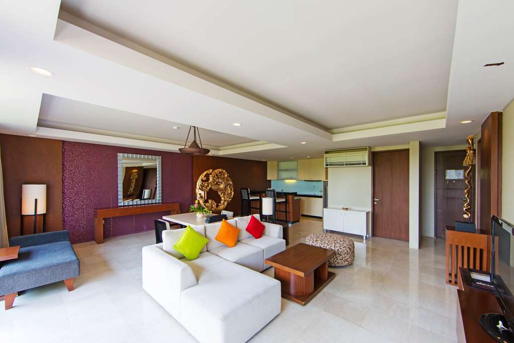 Le Grande Bali Hotell Uluwatu Rum bild Living room