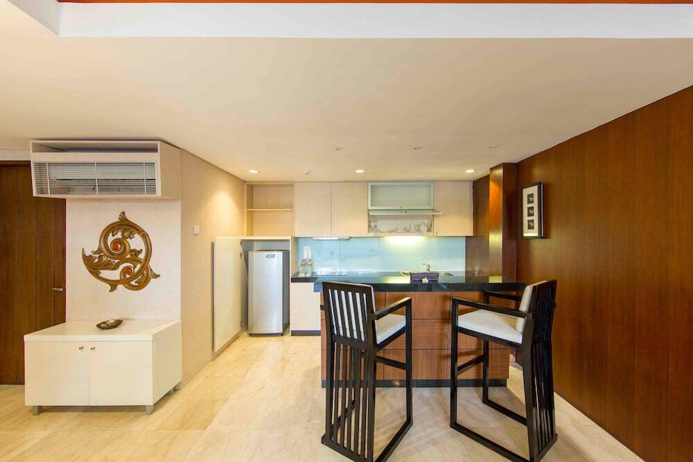 Le Grande Bali Hotell Uluwatu Exteriör bild A typical apartment kitchen